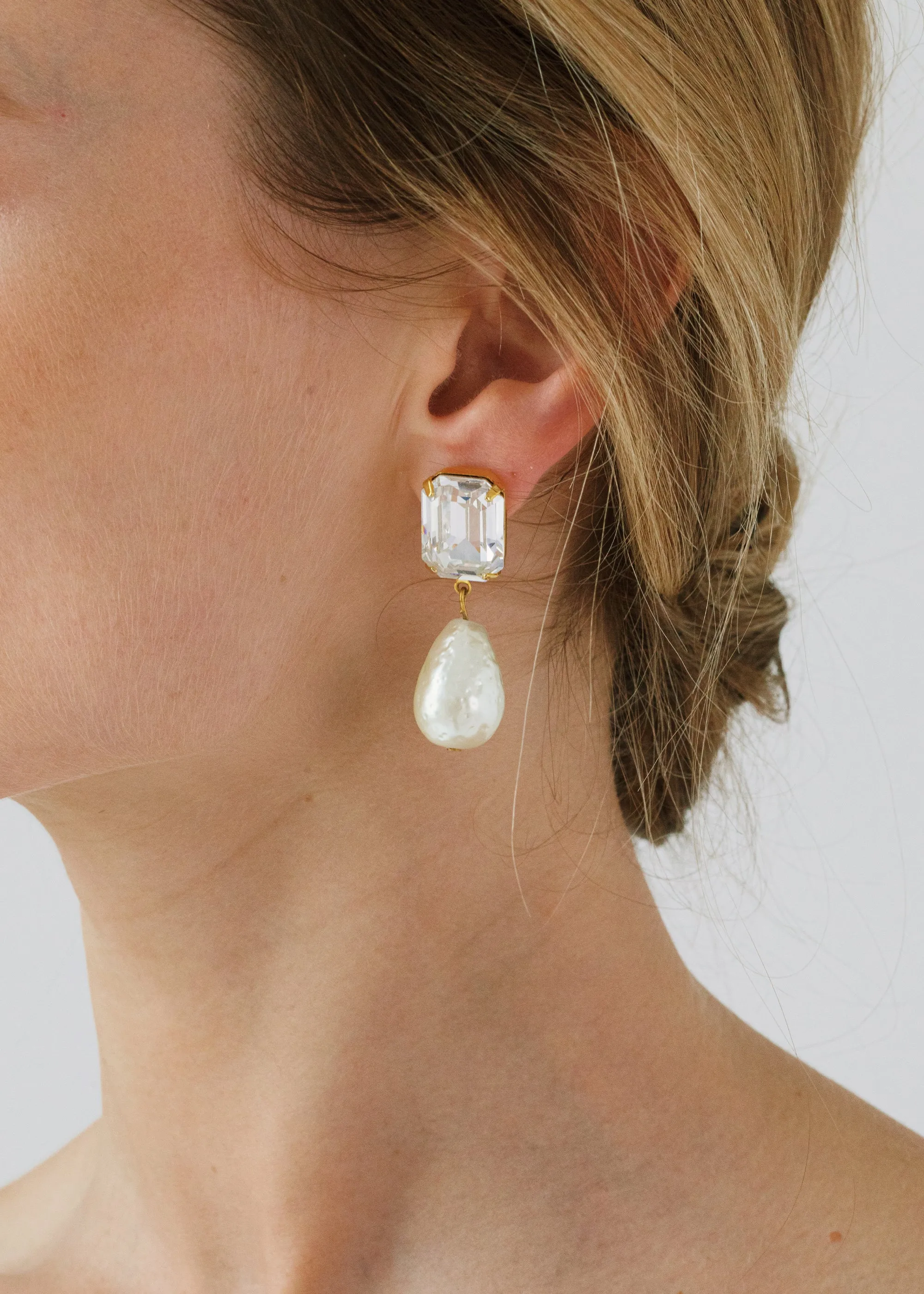Liana Earrings -- Diamond