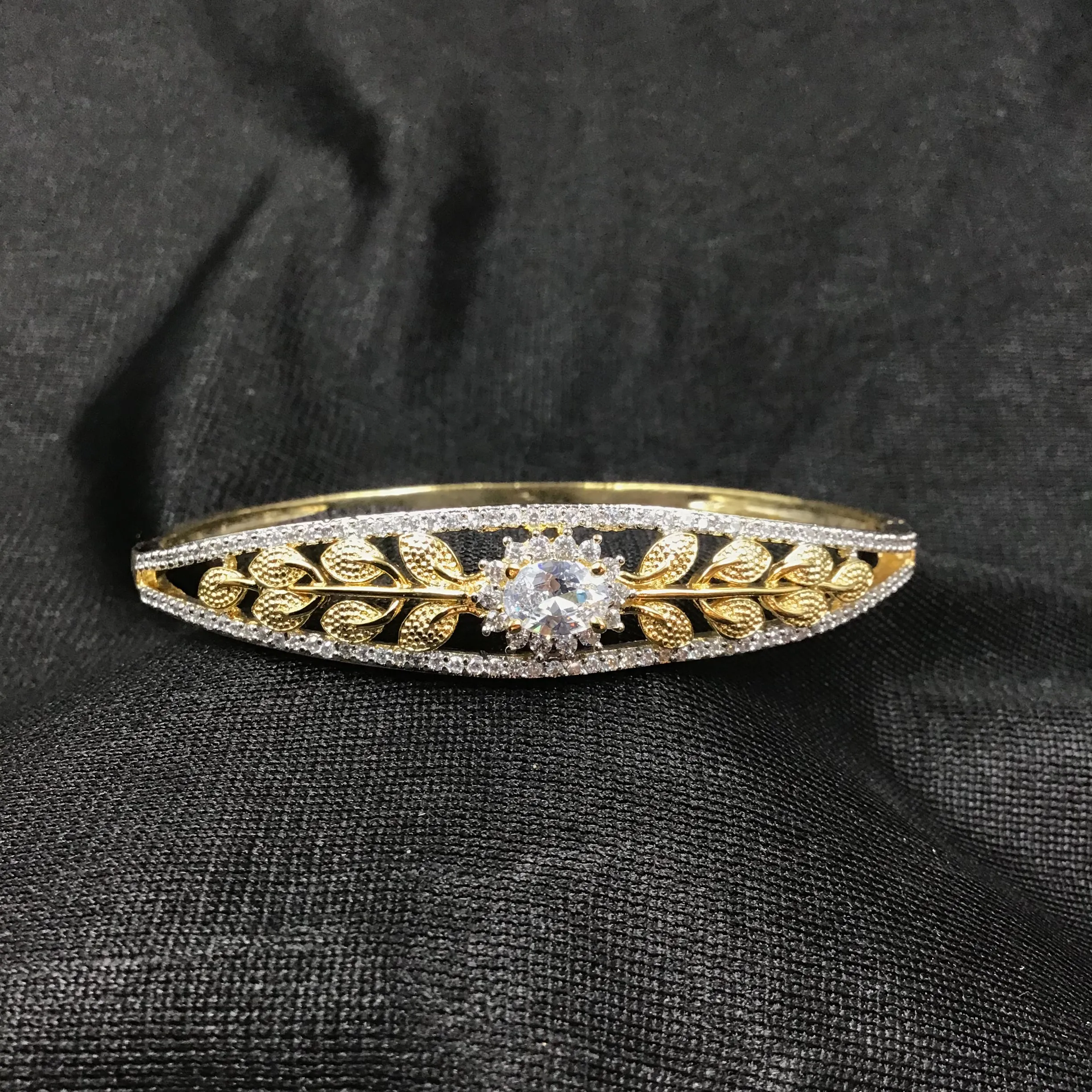 Openable Zircon/AD Bracelet 3251-11