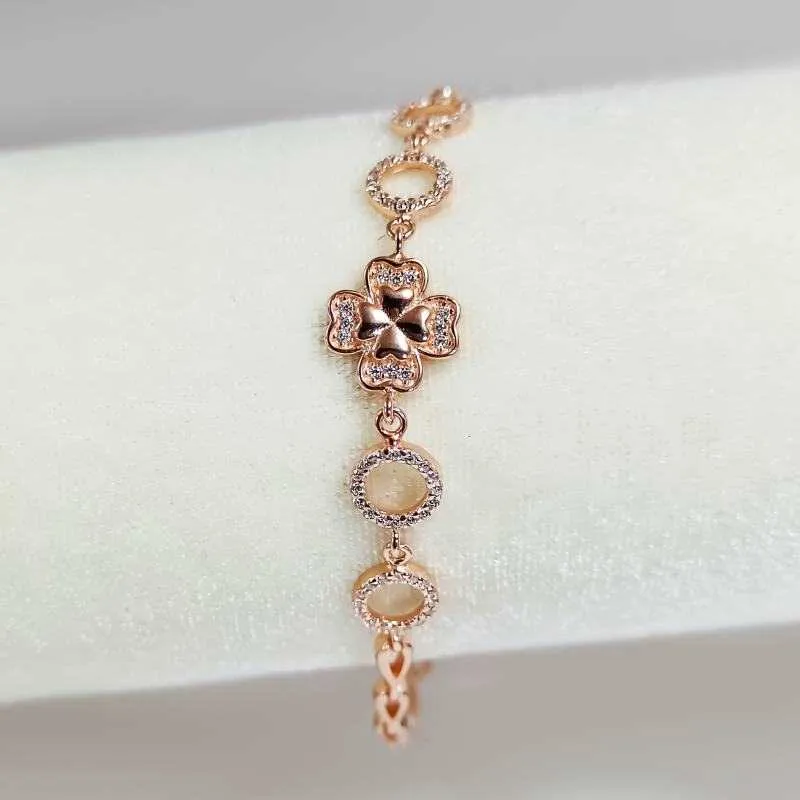 Rose Gold Charming Flower Bracelet
