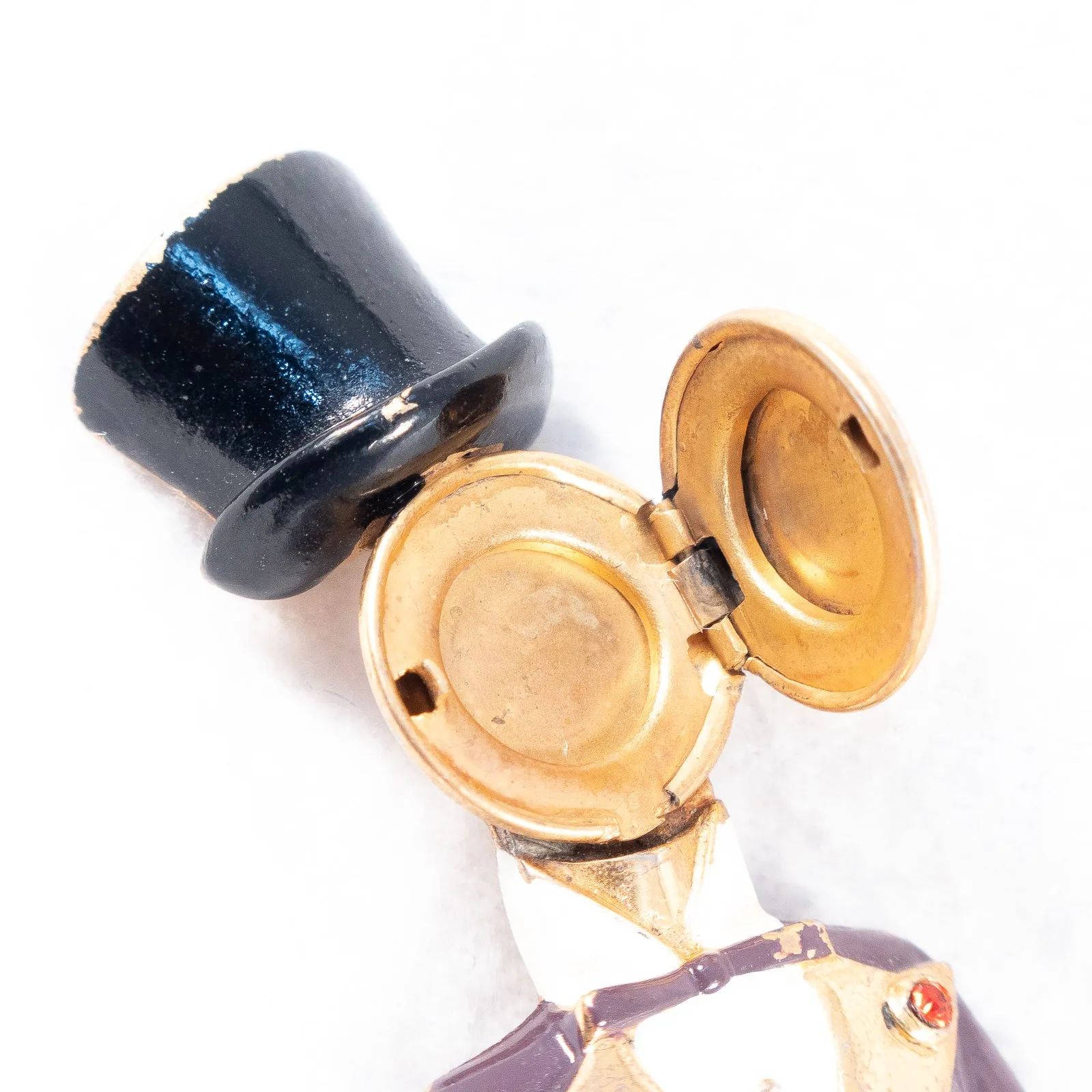 Silson Top Hat Locket Face Fur Clip