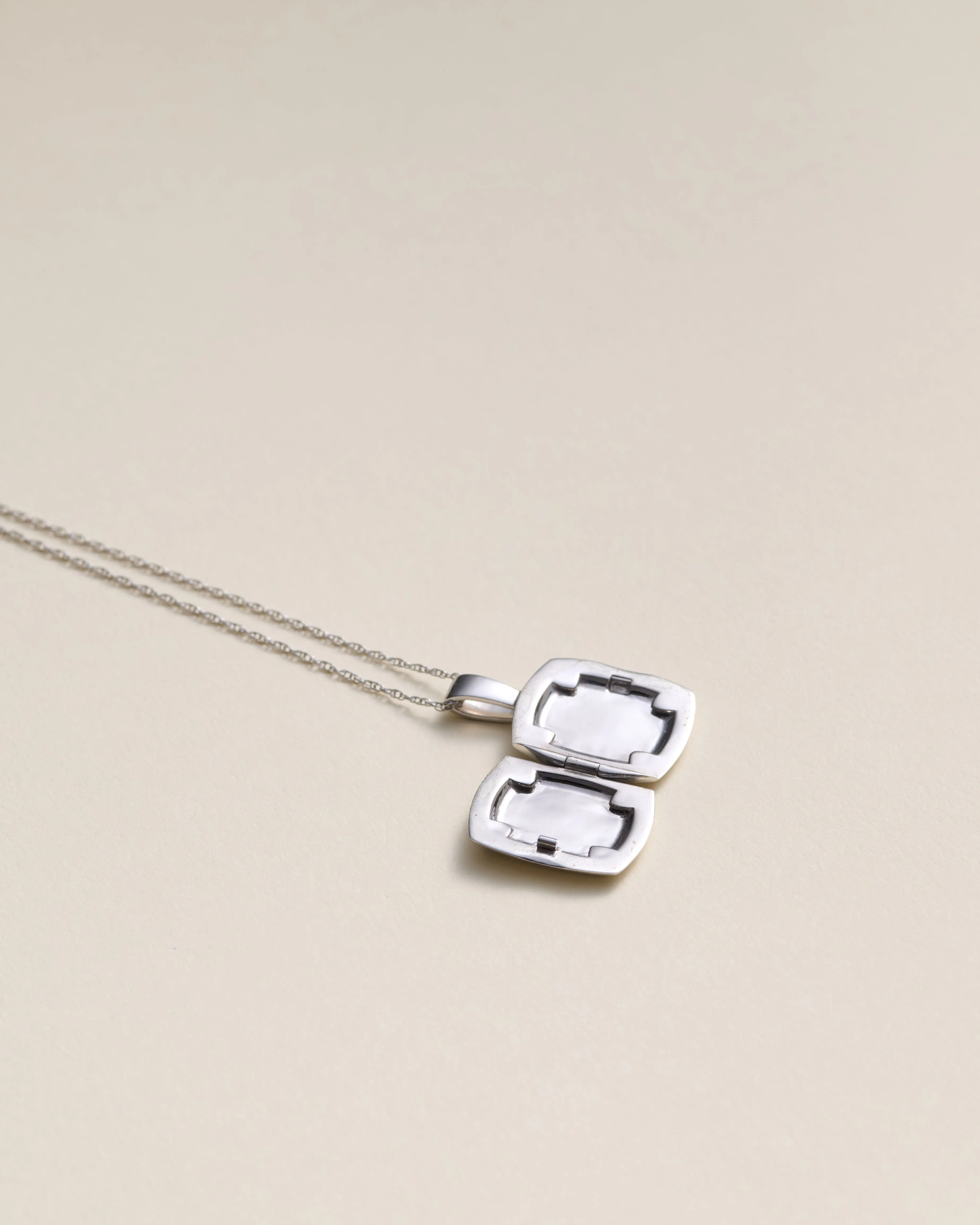 Toni Simple Locket  925 Recycled Sterling Silver