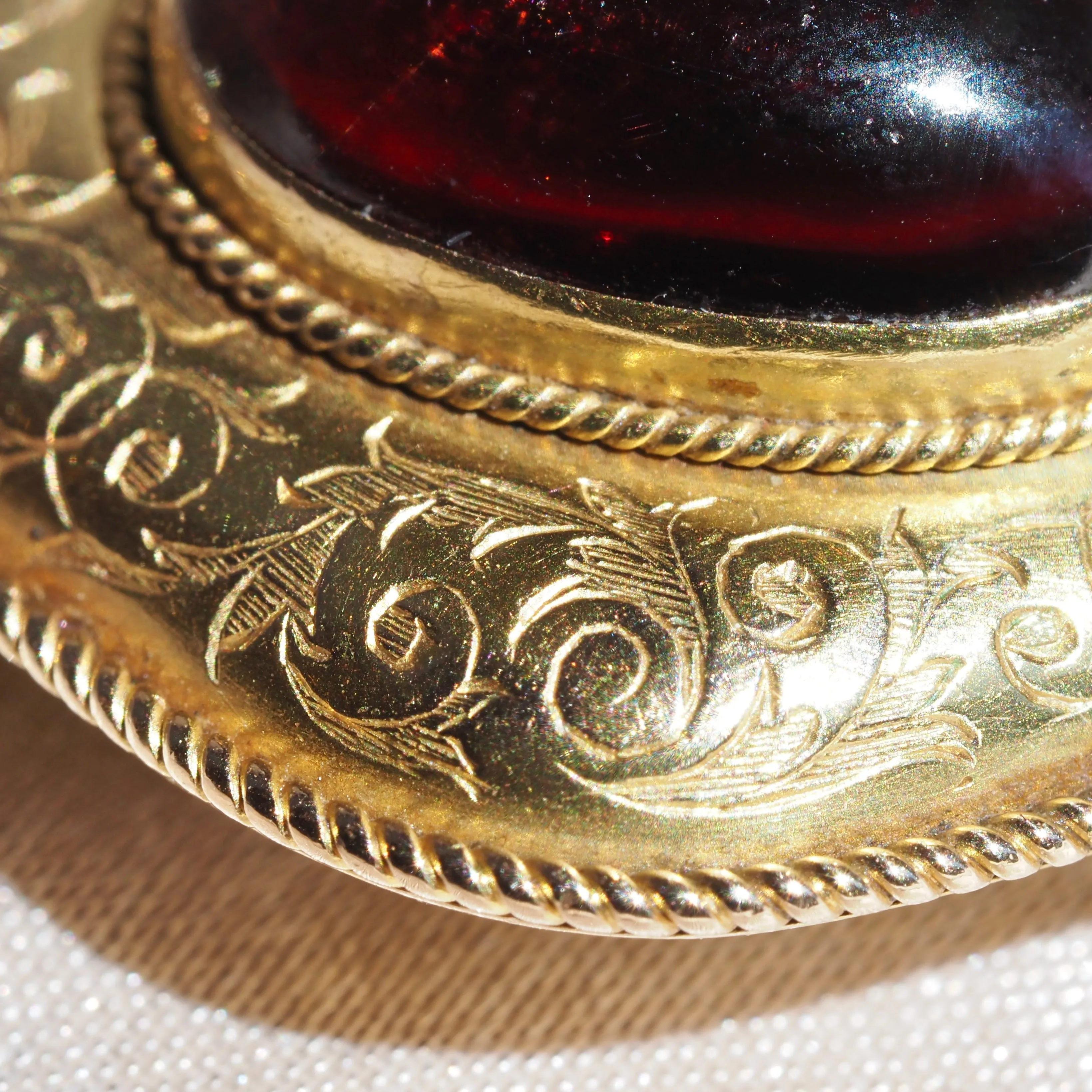 Victorian English 15k Gold Garnet Locket