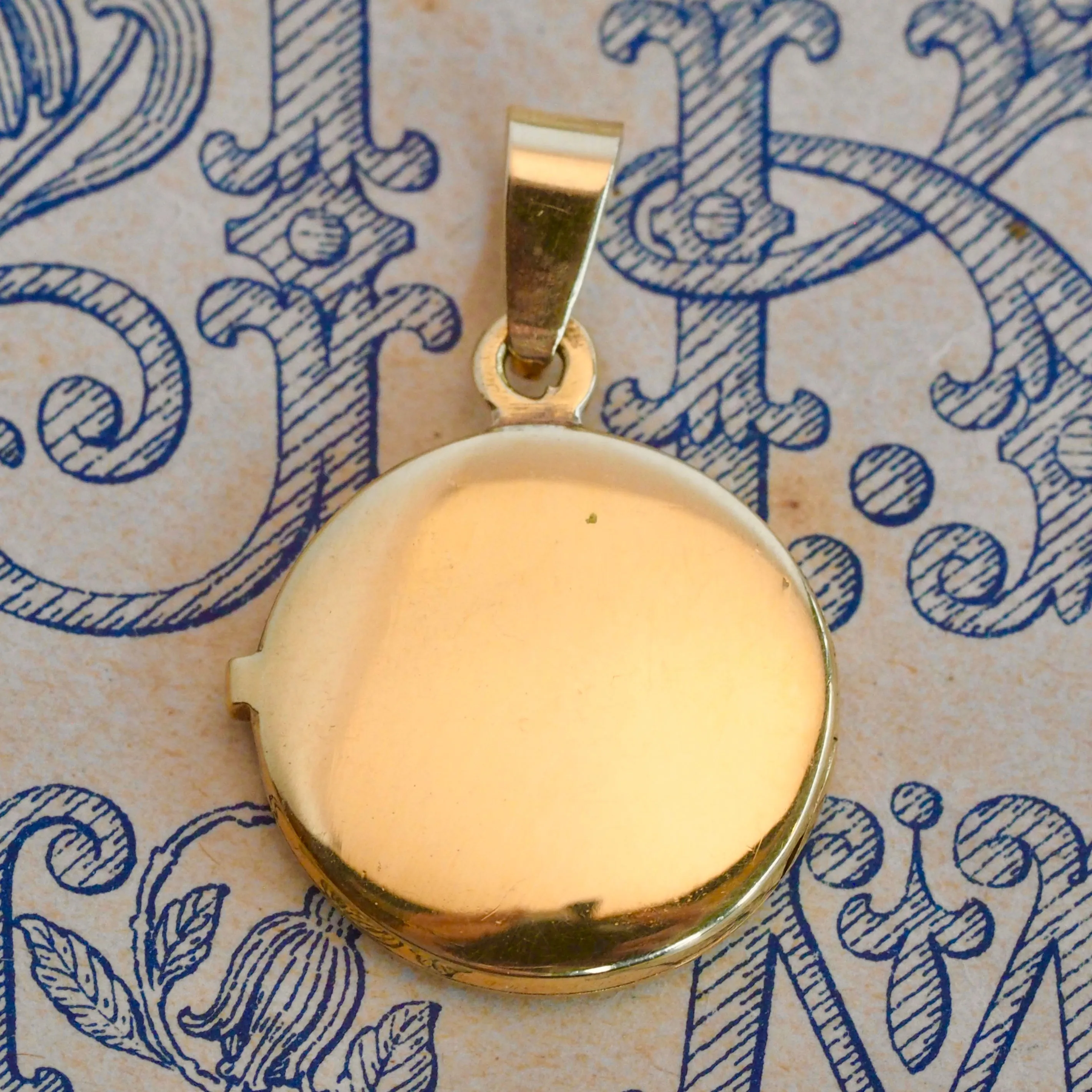 Vintage Portuguese 19k Gold Locket