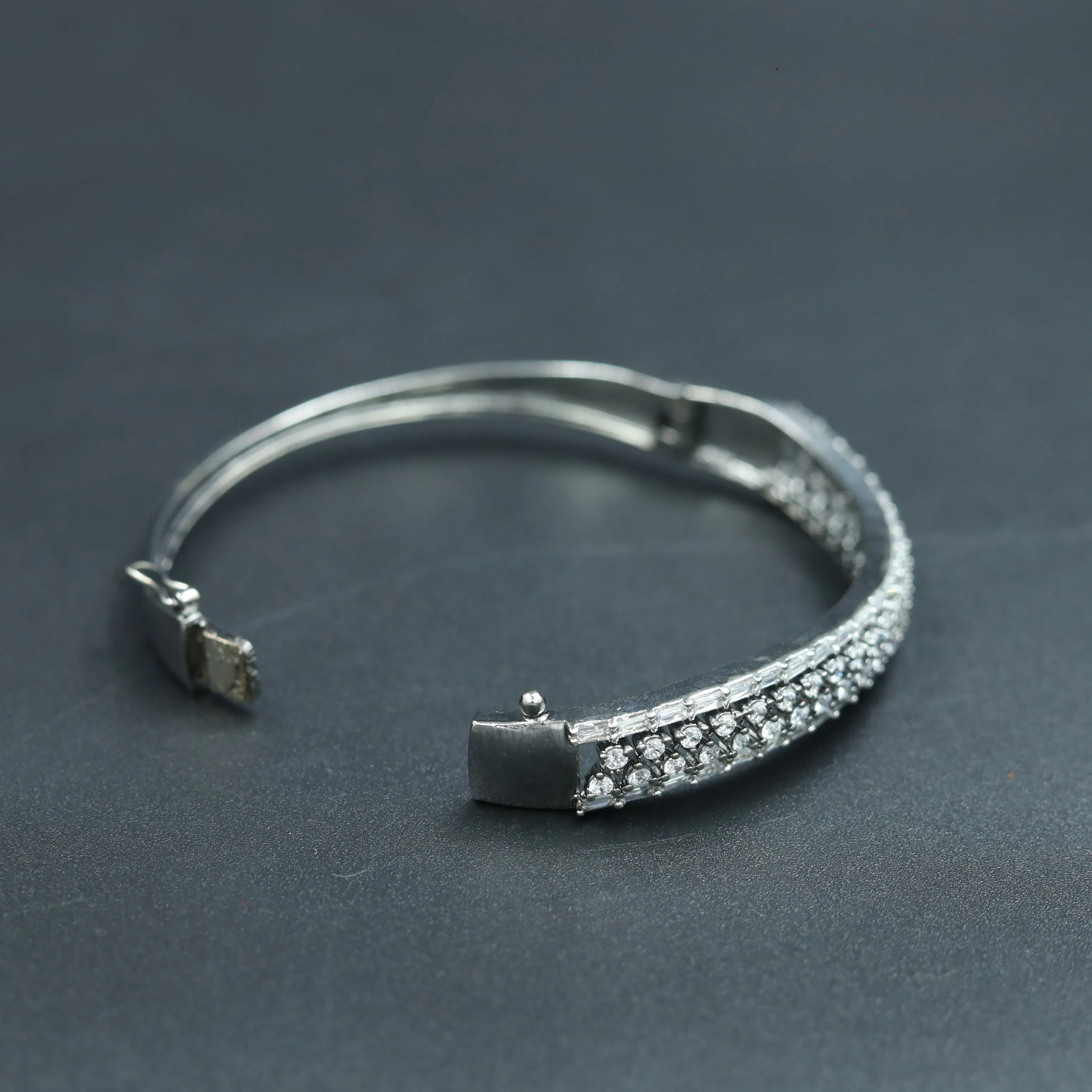 Zircon/AD Black Bracelet 16565-3712